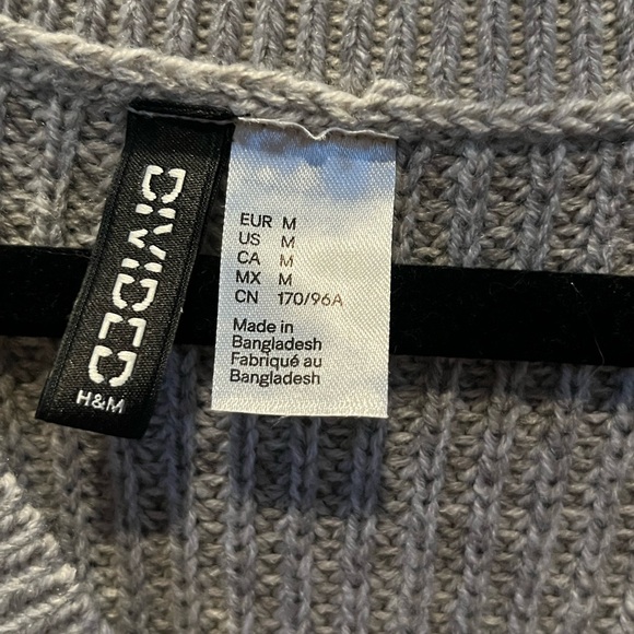 H&M Sweater Vest - Picture 3 of 3